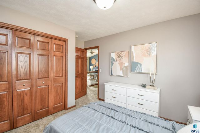 610 Kent St Street, Harrisburg, SD 57032