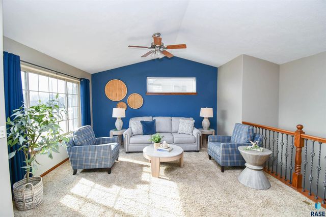 610 Kent St Street, Harrisburg, SD 57032