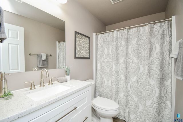 610 Kent St Street, Harrisburg, SD 57032