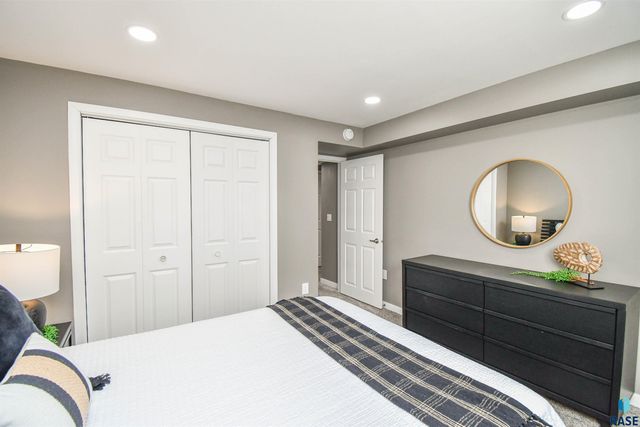 610 Kent St Street, Harrisburg, SD 57032