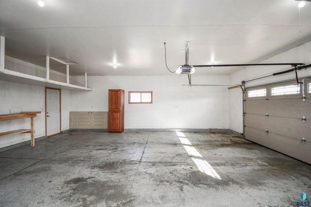 610 Kent St Street, Harrisburg, SD 57032