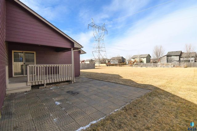 610 Kent St Street, Harrisburg, SD 57032