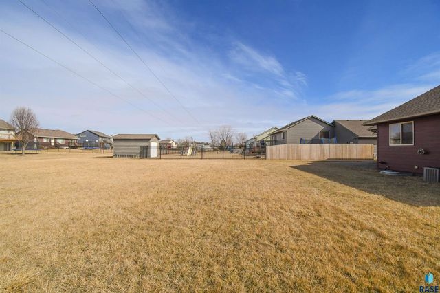 610 Kent St Street, Harrisburg, SD 57032