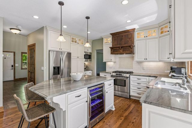 3790 Yellowstone Lane N, Plymouth, MN 55446