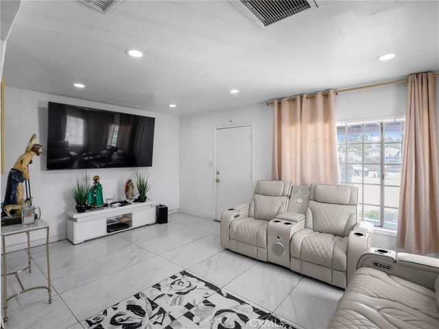 6958 37th Street, Riverside, CA 92509