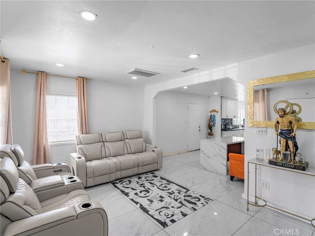 6958 37th Street, Riverside, CA 92509
