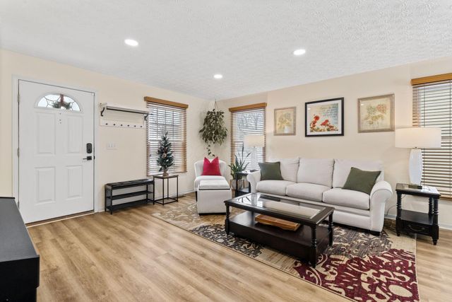 8750 Woodwind Drive, Lewis Center, OH 43035