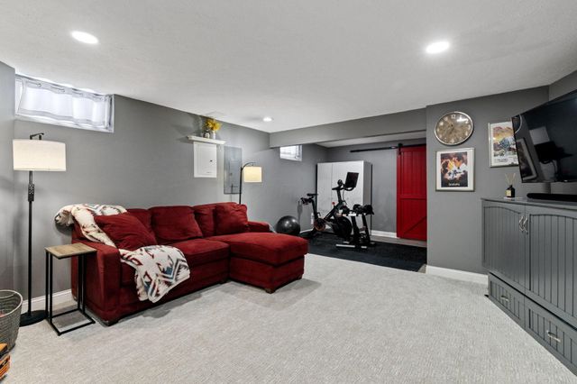 8750 Woodwind Drive, Lewis Center, OH 43035