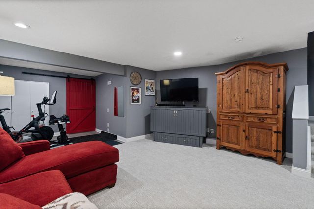 8750 Woodwind Drive, Lewis Center, OH 43035