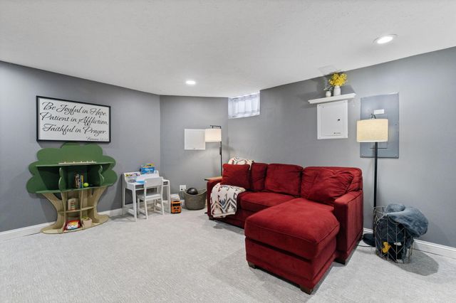 8750 Woodwind Drive, Lewis Center, OH 43035