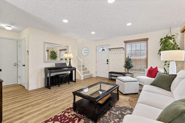 8750 Woodwind Drive, Lewis Center, OH 43035