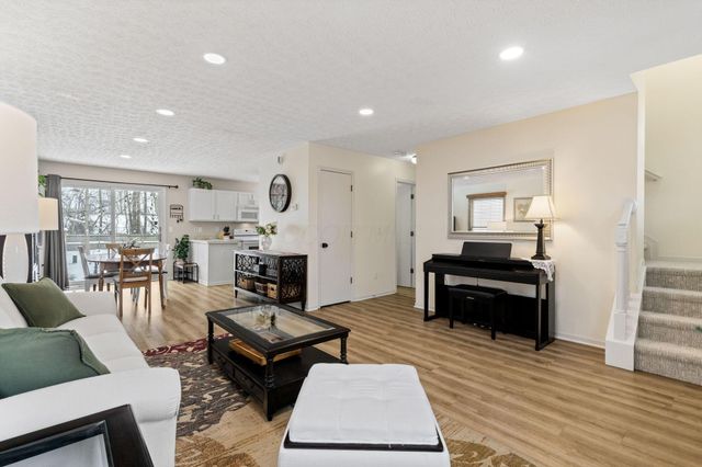 8750 Woodwind Drive, Lewis Center, OH 43035