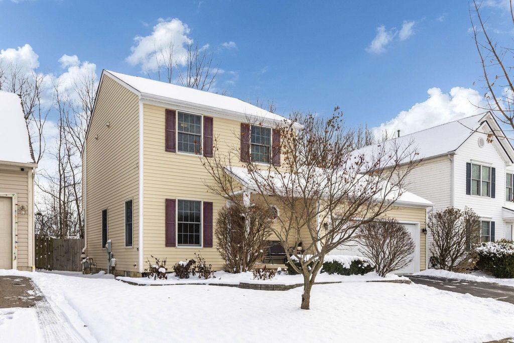 8750 Woodwind Drive, Lewis Center, OH 43035