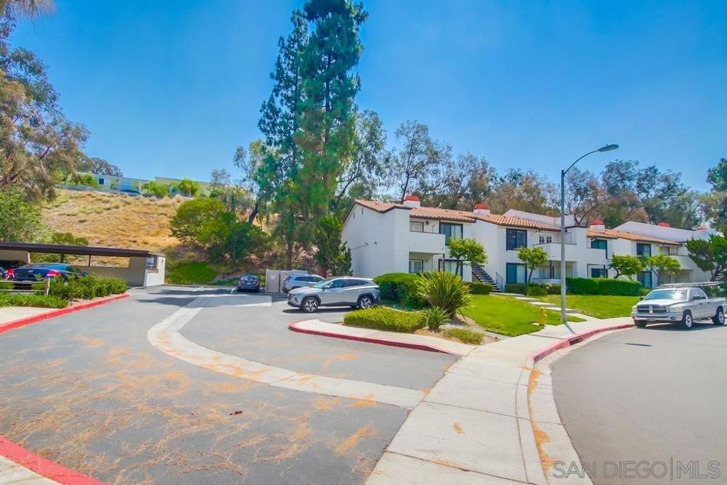 Image 1 of property listing at 5025 Collwood Way 27, San Diego, CA 92115