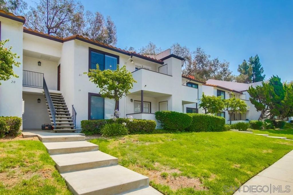 Image 2 of property listing at 5025 Collwood Way 27, San Diego, CA 92115