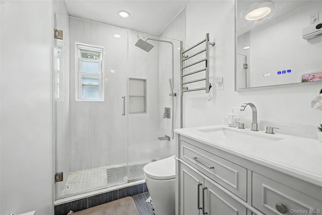 5310 206th Street, Oakland Gardens, NY 11364 — photo 4