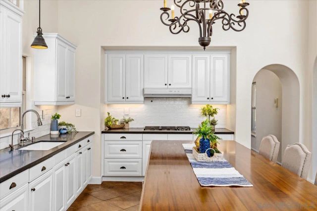8459 Run of the Knolls, San Diego, CA 92127