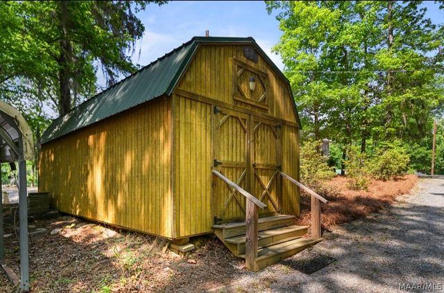 195 John Smith Drive, Deatsville, AL 36022