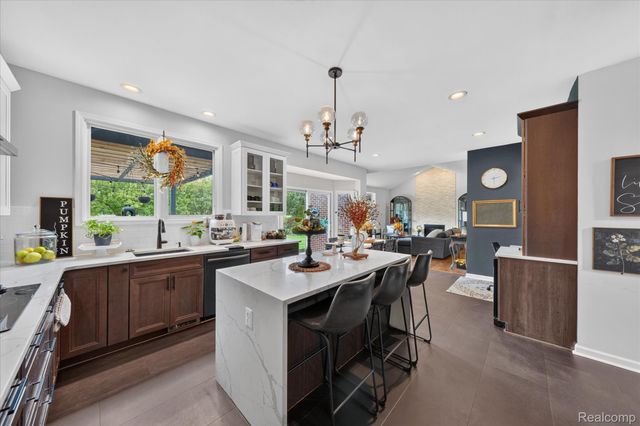 432 E Canford Park, Canton Charter Township, MI 48187