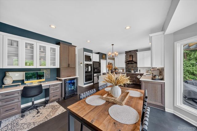 432 E Canford Park, Canton Charter Township, MI 48187
