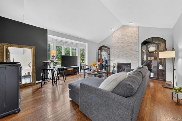432 E Canford Park, Canton Charter Township, MI 48187
