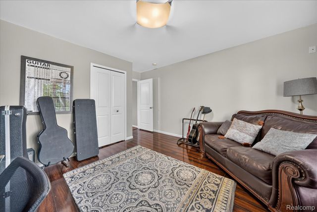 432 E Canford Park, Canton Charter Township, MI 48187