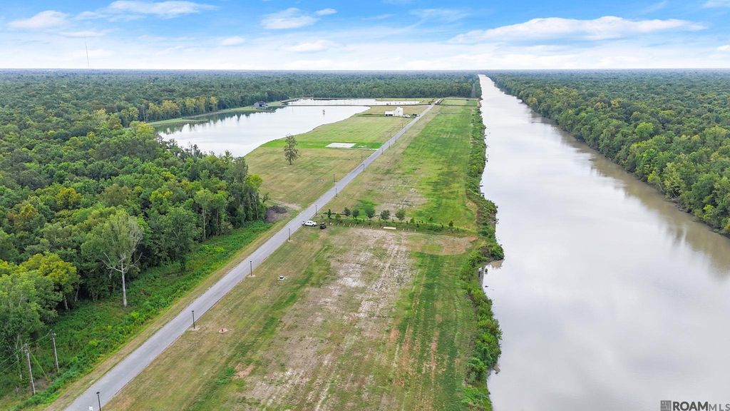 6026 Mill Town Rd, Brusly, LA 70719