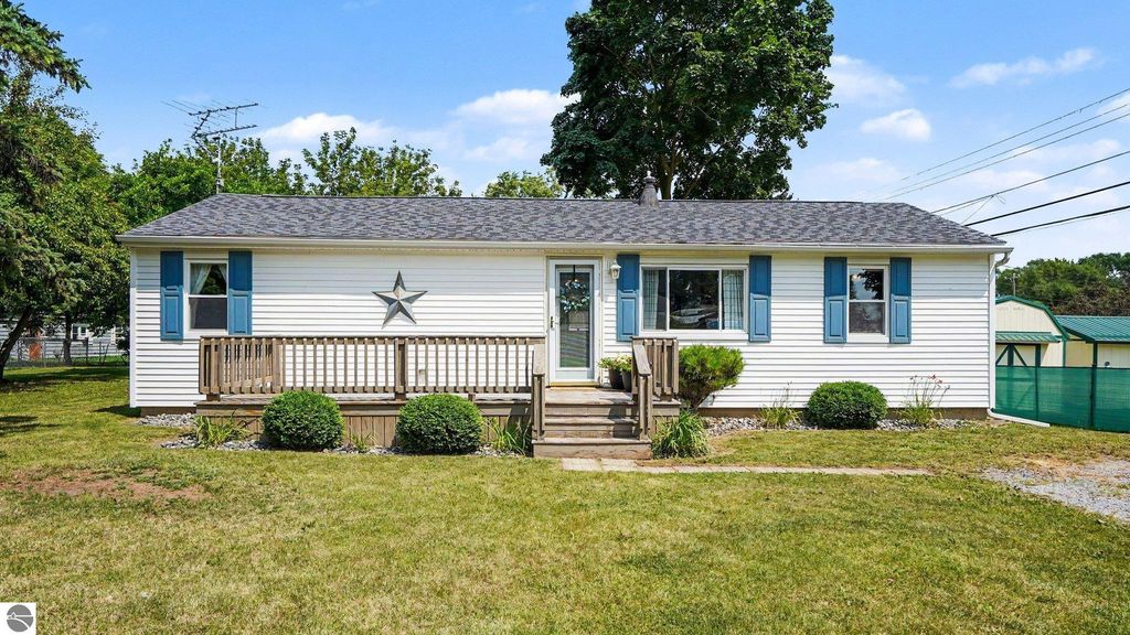 Image 1 of property listing at 110 Crane Street, Alma, MI 48801