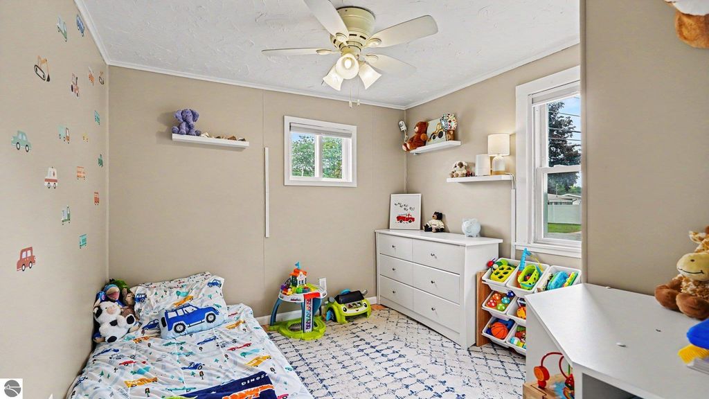 Image 10 of property listing at 110 Crane Street, Alma, MI 48801