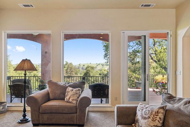 125 Raylan Dr, Sutter Creek, CA 95685