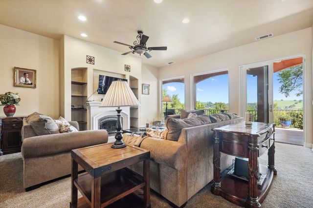 125 Raylan Dr, Sutter Creek, CA 95685