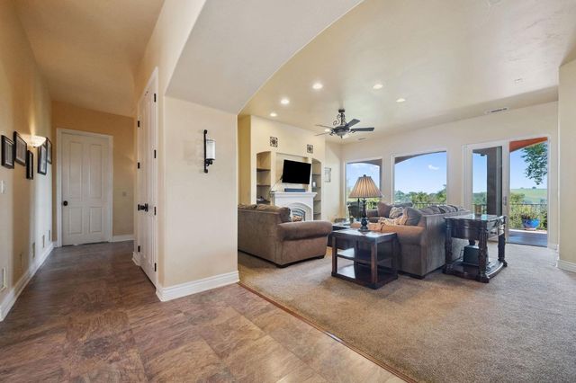 125 Raylan Dr, Sutter Creek, CA 95685