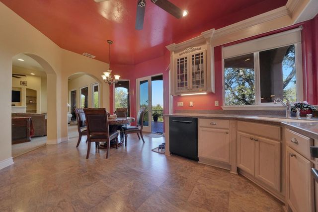 125 Raylan Dr, Sutter Creek, CA 95685