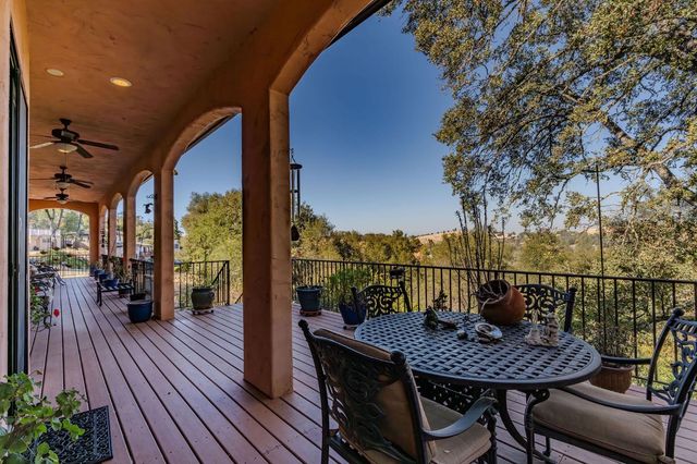 125 Raylan Dr, Sutter Creek, CA 95685