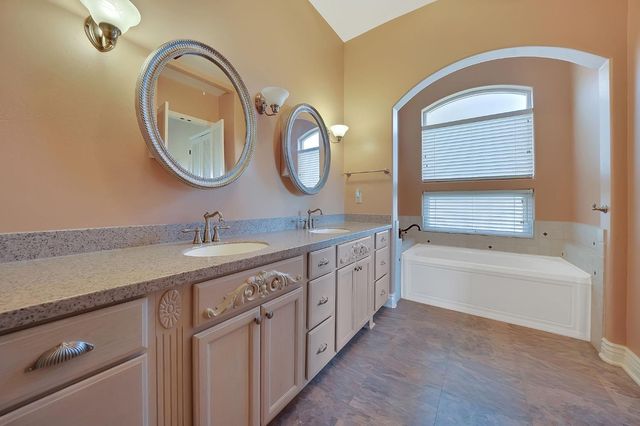 125 Raylan Dr, Sutter Creek, CA 95685