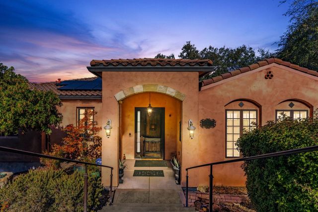 125 Raylan Dr, Sutter Creek, CA 95685