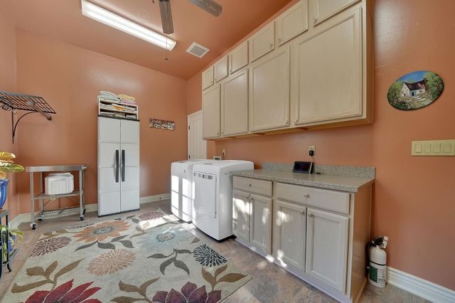 125 Raylan Dr, Sutter Creek, CA 95685