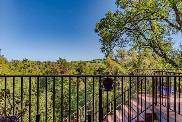 125 Raylan Dr, Sutter Creek, CA 95685
