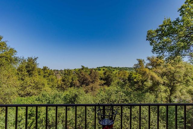 125 Raylan Dr, Sutter Creek, CA 95685