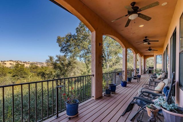 125 Raylan Dr, Sutter Creek, CA 95685