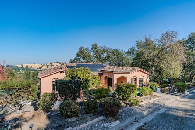 125 Raylan Dr, Sutter Creek, CA 95685