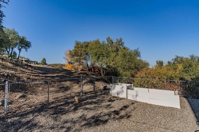 125 Raylan Dr, Sutter Creek, CA 95685