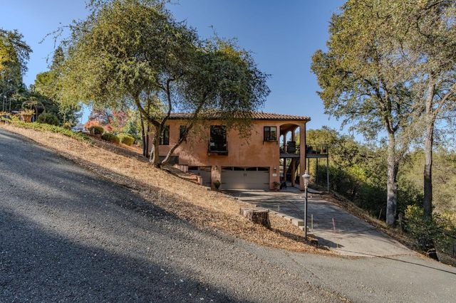 125 Raylan Dr, Sutter Creek, CA 95685