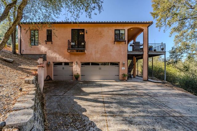 125 Raylan Dr, Sutter Creek, CA 95685