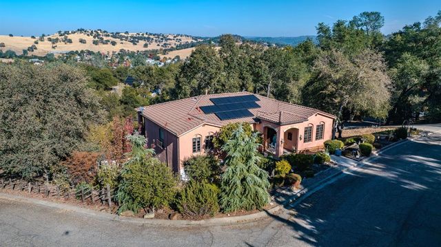 125 Raylan Dr, Sutter Creek, CA 95685