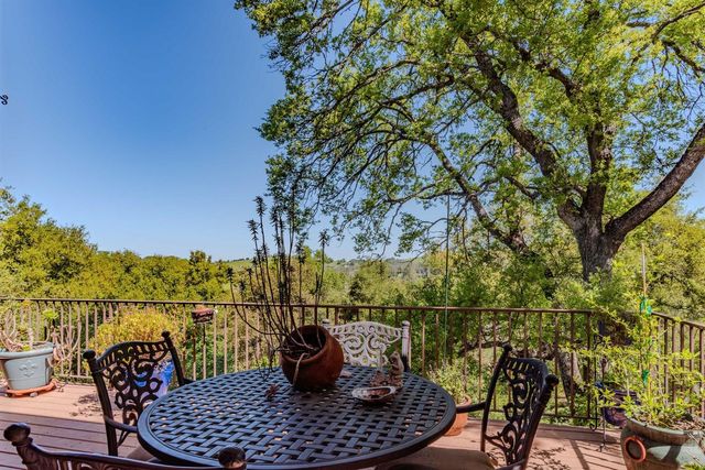 125 Raylan Dr, Sutter Creek, CA 95685