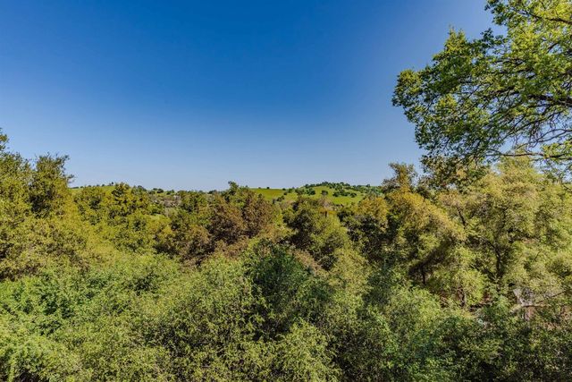 125 Raylan Dr, Sutter Creek, CA 95685