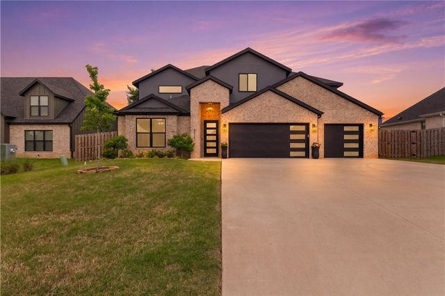 6414 S 59th Street, Rogers, AR 72758