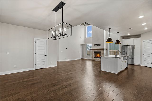 6414 S 59th Street, Rogers, AR 72758