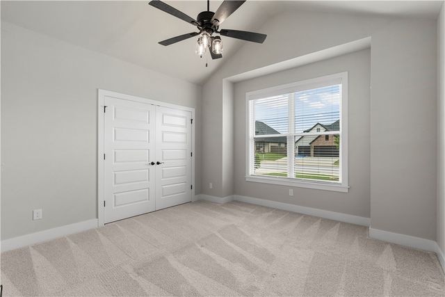 6414 S 59th Street, Rogers, AR 72758